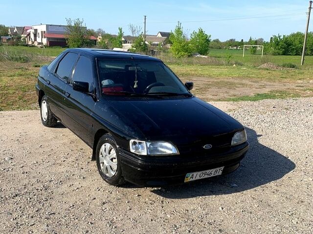Черный Форд Эскорт, объемом двигателя 1.8 л и пробегом 270 тыс. км за 1200 $, фото 1 на Automoto.ua
