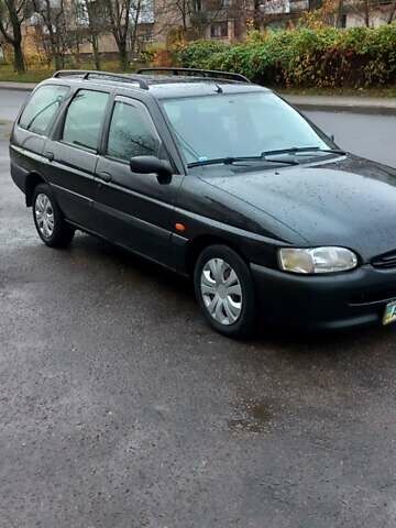 Черный Форд Эскорт, объемом двигателя 1.6 л и пробегом 349 тыс. км за 2000 $, фото 1 на Automoto.ua