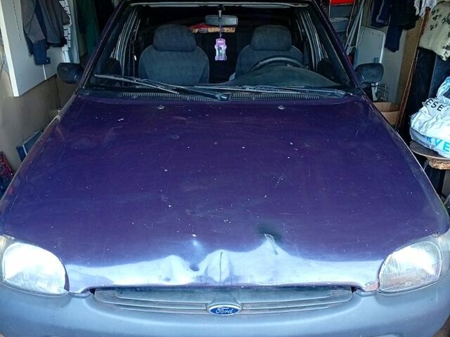 Фиолетовый Форд Эскорт, объемом двигателя 1.6 л и пробегом 0 тыс. км за 1050 $, фото 1 на Automoto.ua