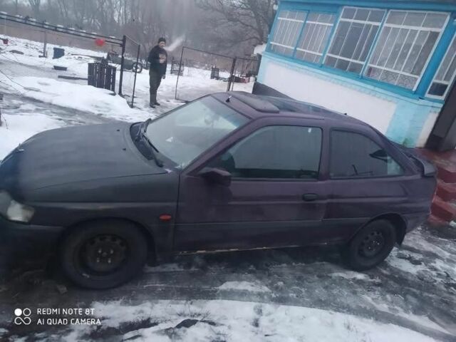 Фіолетовий Форд Ескорт, об'ємом двигуна 1.6 л та пробігом 1 тис. км за 803 $, фото 1 на Automoto.ua