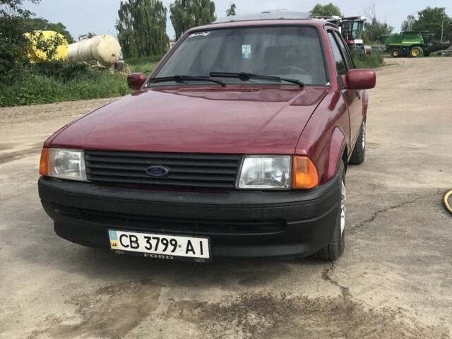 Красный Форд Эскорт, объемом двигателя 1.3 л и пробегом 180 тыс. км за 1500 $, фото 1 на Automoto.ua
