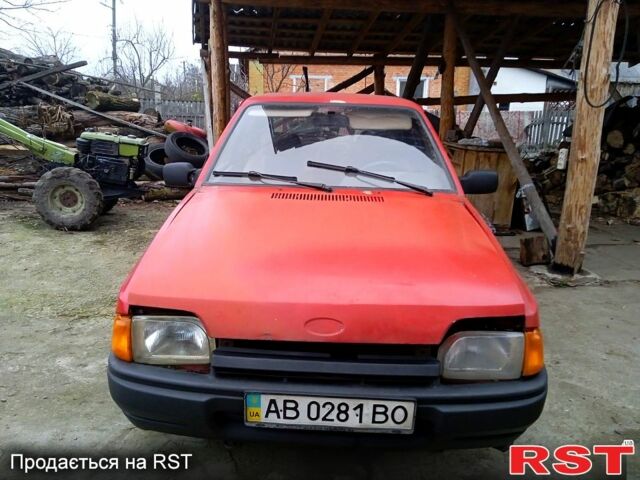 Червоний Форд Ескорт, об'ємом двигуна 1.6 л та пробігом 300 тис. км за 850 $, фото 1 на Automoto.ua