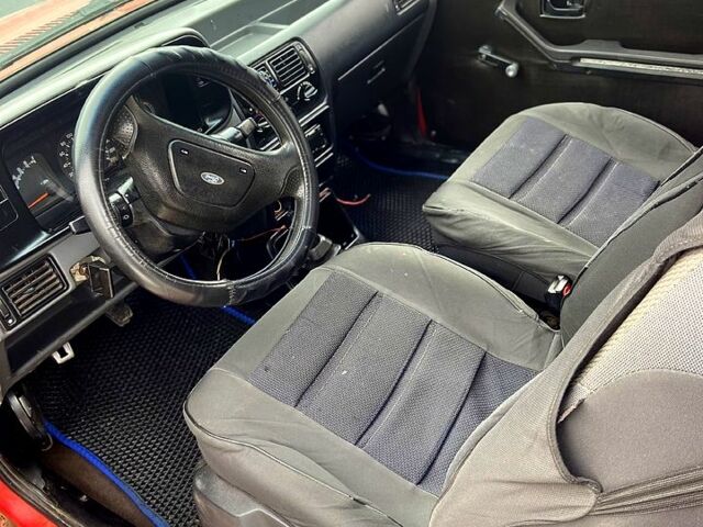 Червоний Форд Ескорт, об'ємом двигуна 1.6 л та пробігом 150 тис. км за 470 $, фото 1 на Automoto.ua