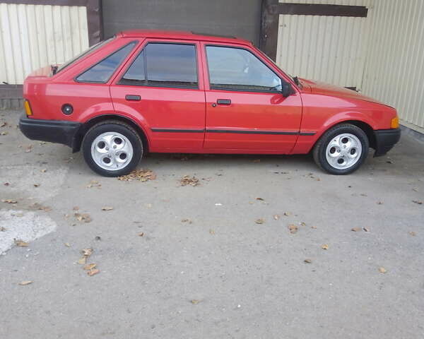 Червоний Форд Ескорт, об'ємом двигуна 1.4 л та пробігом 201 тис. км за 1600 $, фото 1 на Automoto.ua