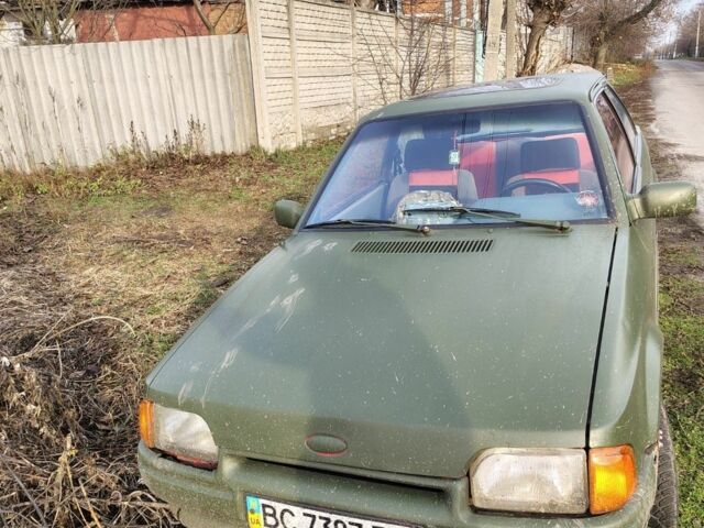 Красный Форд Эскорт, объемом двигателя 0 л и пробегом 200 тыс. км за 592 $, фото 1 на Automoto.ua