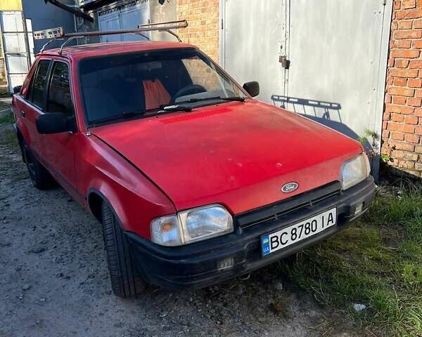Красный Форд Эскорт, объемом двигателя 1.6 л и пробегом 250 тыс. км за 950 $, фото 1 на Automoto.ua
