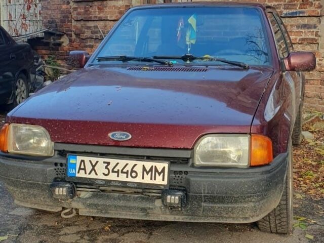 Красный Форд Эскорт, объемом двигателя 1.4 л и пробегом 400 тыс. км за 1300 $, фото 1 на Automoto.ua