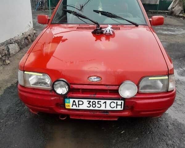 Червоний Форд Ескорт, об'ємом двигуна 1 л та пробігом 120 тис. км за 710 $, фото 1 на Automoto.ua
