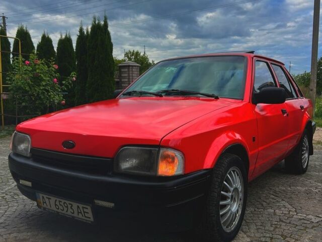 Красный Форд Эскорт, объемом двигателя 1.6 л и пробегом 333 тыс. км за 1400 $, фото 1 на Automoto.ua