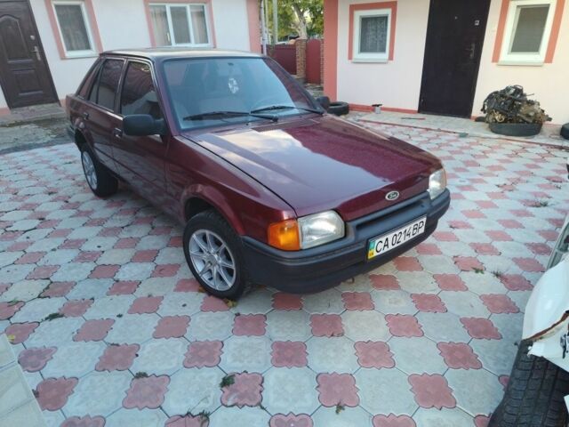 Червоний Форд Ескорт, об'ємом двигуна 1.4 л та пробігом 230 тис. км за 900 $, фото 1 на Automoto.ua