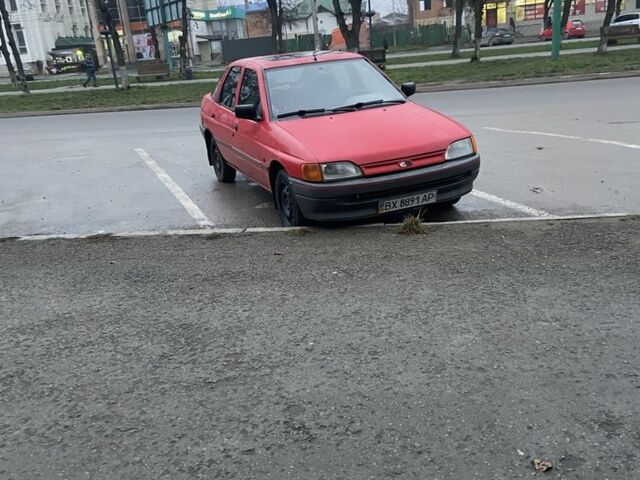 Красный Форд Эскорт, объемом двигателя 1.4 л и пробегом 200 тыс. км за 650 $, фото 1 на Automoto.ua