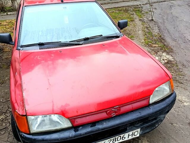 Красный Форд Эскорт, объемом двигателя 1.3 л и пробегом 0 тыс. км за 350 $, фото 1 на Automoto.ua