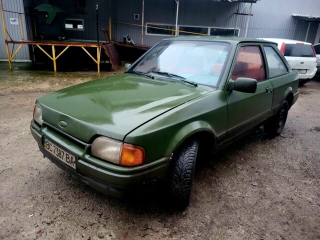 Червоний Форд Ескорт, об'ємом двигуна 0 л та пробігом 180 тис. км за 650 $, фото 1 на Automoto.ua