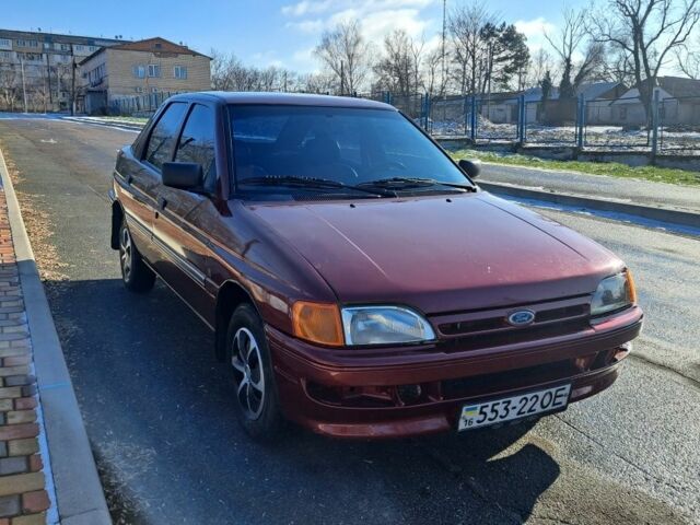 Красный Форд Эскорт, объемом двигателя 0 л и пробегом 2 тыс. км за 1200 $, фото 1 на Automoto.ua