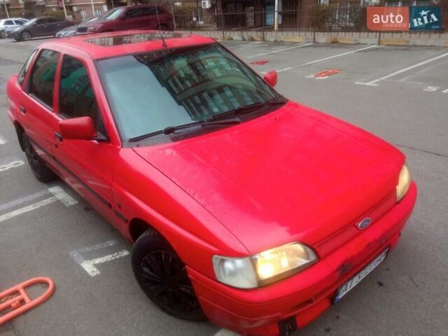 Красный Форд Эскорт, объемом двигателя 1.4 л и пробегом 233 тыс. км за 899 $, фото 1 на Automoto.ua