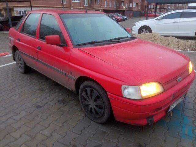 Червоний Форд Ескорт, об'ємом двигуна 0 л та пробігом 233 тис. км за 950 $, фото 1 на Automoto.ua