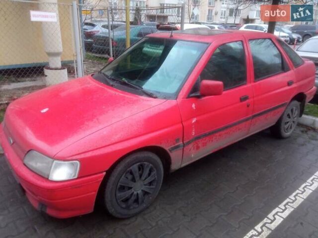 Красный Форд Эскорт, объемом двигателя 1.4 л и пробегом 233 тыс. км за 999 $, фото 1 на Automoto.ua