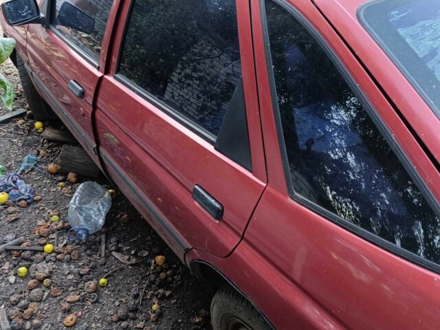 Красный Форд Эскорт, объемом двигателя 0 л и пробегом 3 тыс. км за 500 $, фото 1 на Automoto.ua