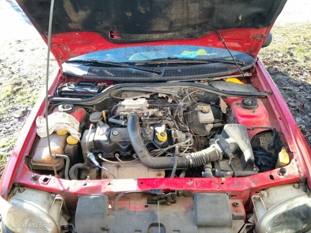 Красный Форд Эскорт, объемом двигателя 0 л и пробегом 250 тыс. км за 1100 $, фото 1 на Automoto.ua