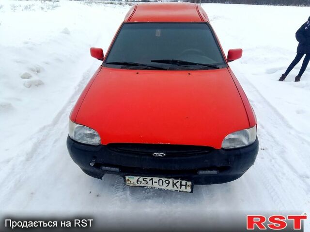 Красный Форд Эскорт, объемом двигателя 1.4 л и пробегом 250 тыс. км за 600 $, фото 1 на Automoto.ua