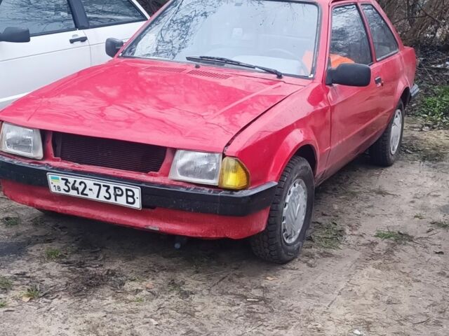 Красный Форд Эскорт, объемом двигателя 1.3 л и пробегом 360 тыс. км за 800 $, фото 1 на Automoto.ua