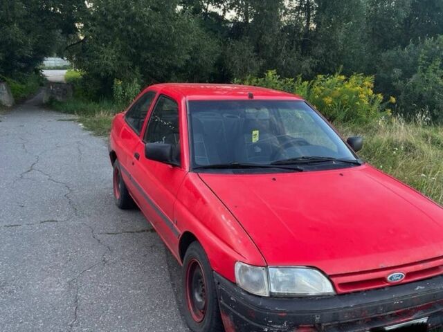 Красный Форд Эскорт, объемом двигателя 1.8 л и пробегом 60 тыс. км за 800 $, фото 1 на Automoto.ua