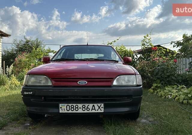 Красный Форд Эскорт, объемом двигателя 0 л и пробегом 183 тыс. км за 1900 $, фото 1 на Automoto.ua