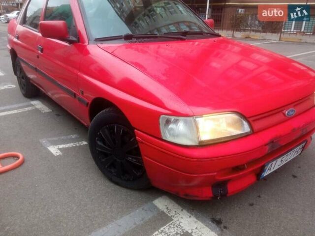 Красный Форд Эскорт, объемом двигателя 1.4 л и пробегом 233 тыс. км за 799 $, фото 1 на Automoto.ua