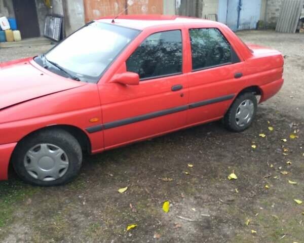 Красный Форд Эскорт, объемом двигателя 1.6 л и пробегом 140 тыс. км за 1016 $, фото 1 на Automoto.ua