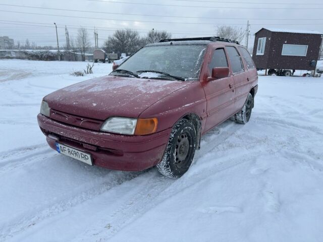 Красный Форд Эскорт, объемом двигателя 0 л и пробегом 350 тыс. км за 950 $, фото 1 на Automoto.ua