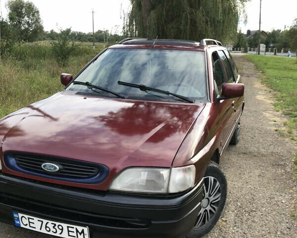 Красный Форд Эскорт, объемом двигателя 1.6 л и пробегом 220 тыс. км за 1999 $, фото 1 на Automoto.ua