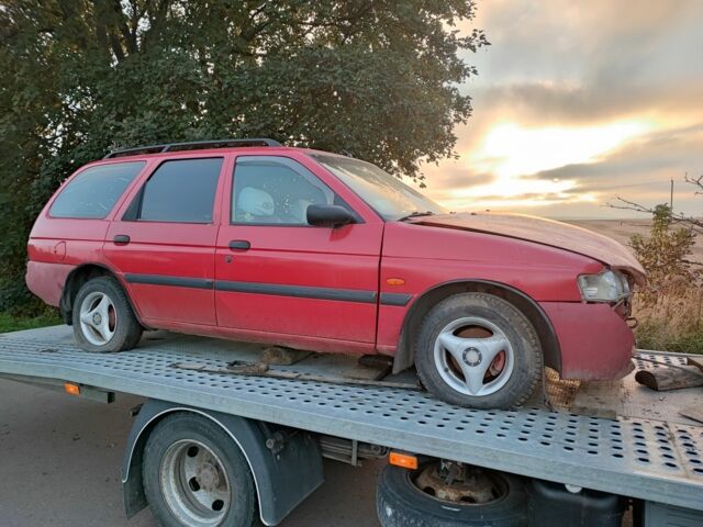 Червоний Форд Ескорт, об'ємом двигуна 0 л та пробігом 200 тис. км за 399 $, фото 1 на Automoto.ua