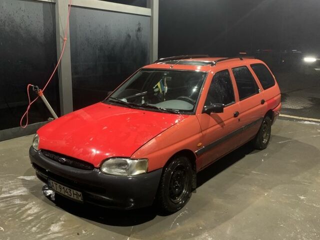 Красный Форд Эскорт, объемом двигателя 1.4 л и пробегом 26 тыс. км за 500 $, фото 1 на Automoto.ua