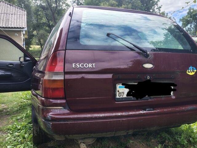 Червоний Форд Ескорт, об'ємом двигуна 1.6 л та пробігом 104 тис. км за 584 $, фото 1 на Automoto.ua