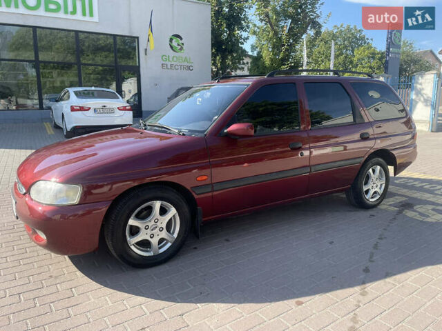 Червоний Форд Ескорт, об'ємом двигуна 1.6 л та пробігом 120 тис. км за 4800 $, фото 1 на Automoto.ua
