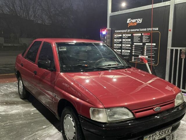 Червоний Форд Ескорт, об'ємом двигуна 1.4 л та пробігом 2 тис. км за 700 $, фото 1 на Automoto.ua