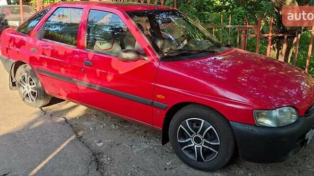Червоний Форд Ескорт, об'ємом двигуна 1.3 л та пробігом 247 тис. км за 1800 $, фото 1 на Automoto.ua
