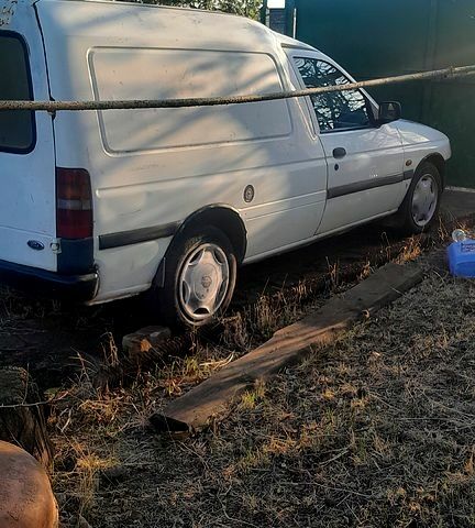 Форд Эскорт, объемом двигателя 1.8 л и пробегом 0 тыс. км за 750 $, фото 1 на Automoto.ua