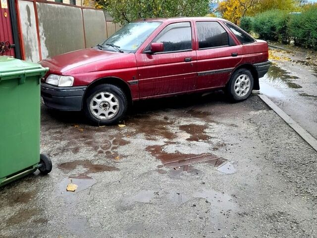 Форд Ескорт, об'ємом двигуна 1.8 л та пробігом 65 тис. км за 450 $, фото 1 на Automoto.ua