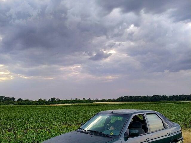 Форд Эскорт, объемом двигателя 1.6 л и пробегом 0 тыс. км за 900 $, фото 1 на Automoto.ua