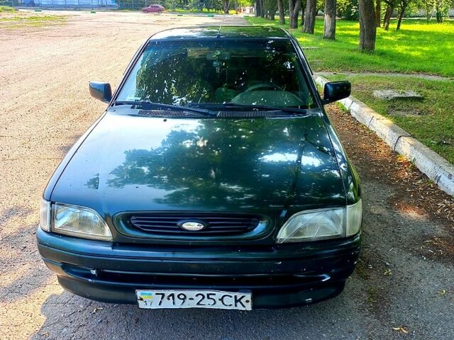 Форд Ескорт, об'ємом двигуна 1.6 л та пробігом 0 тис. км за 1300 $, фото 1 на Automoto.ua