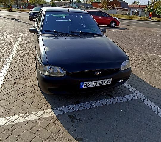 Форд Эскорт, объемом двигателя 1.6 л и пробегом 0 тыс. км за 1800 $, фото 1 на Automoto.ua
