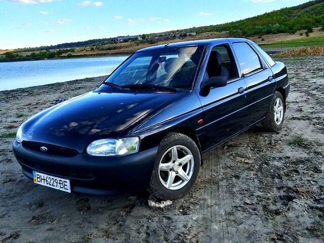 Форд Эскорт, объемом двигателя 1.3 л и пробегом 0 тыс. км за 2000 $, фото 1 на Automoto.ua