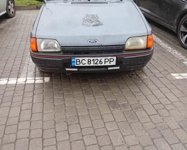 Серый Форд Эскорт, объемом двигателя 1.6 л и пробегом 255 тыс. км за 500 $, фото 1 на Automoto.ua