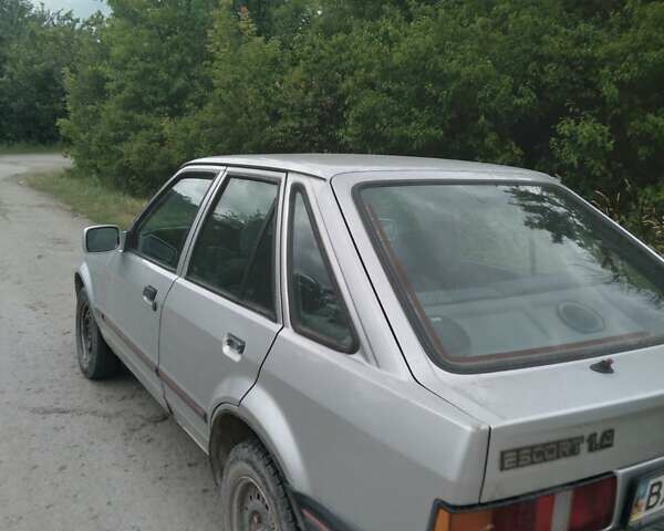 Сірий Форд Ескорт, об'ємом двигуна 1.3 л та пробігом 197 тис. км за 900 $, фото 1 на Automoto.ua