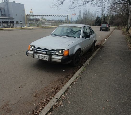 Серый Форд Эскорт, объемом двигателя 1.6 л и пробегом 435 тыс. км за 559 $, фото 1 на Automoto.ua