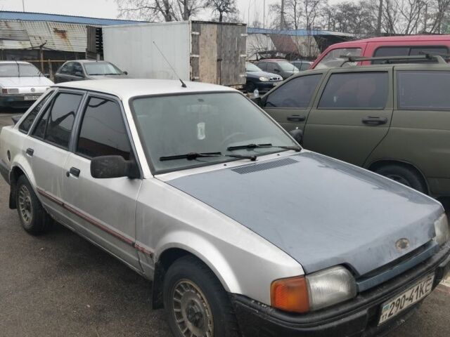 Сірий Форд Ескорт, об'ємом двигуна 0 л та пробігом 214 тис. км за 391 $, фото 1 на Automoto.ua