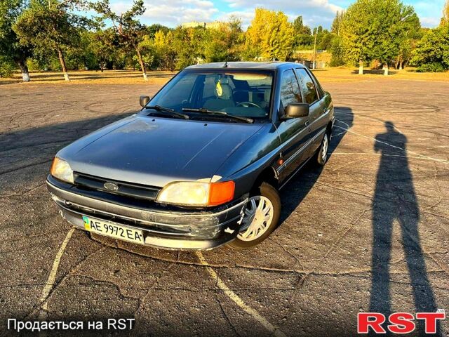 Сірий Форд Ескорт, об'ємом двигуна 1.6 л та пробігом 160 тис. км за 1600 $, фото 1 на Automoto.ua