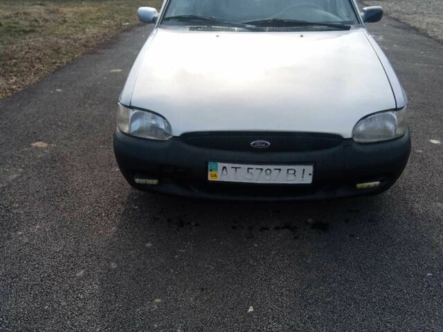 Сірий Форд Ескорт, об'ємом двигуна 0 л та пробігом 300 тис. км за 950 $, фото 1 на Automoto.ua