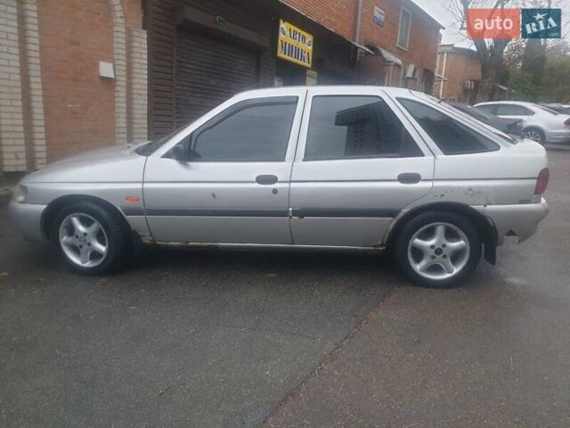 Сірий Форд Ескорт, об'ємом двигуна 1.6 л та пробігом 68 тис. км за 1200 $, фото 1 на Automoto.ua